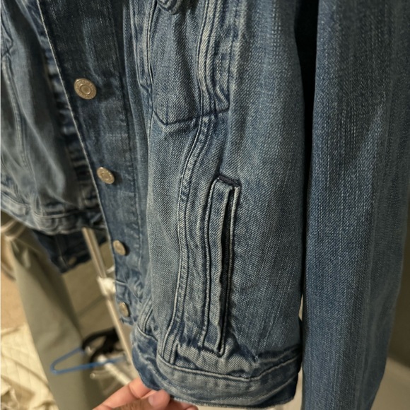 Levi’s Cropped Denim Jacket - Picture 6 of 8